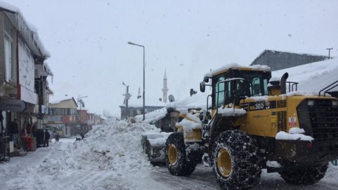 Kar nedeniyle kapanan o köyün yolu açıldı Hukuki Haber