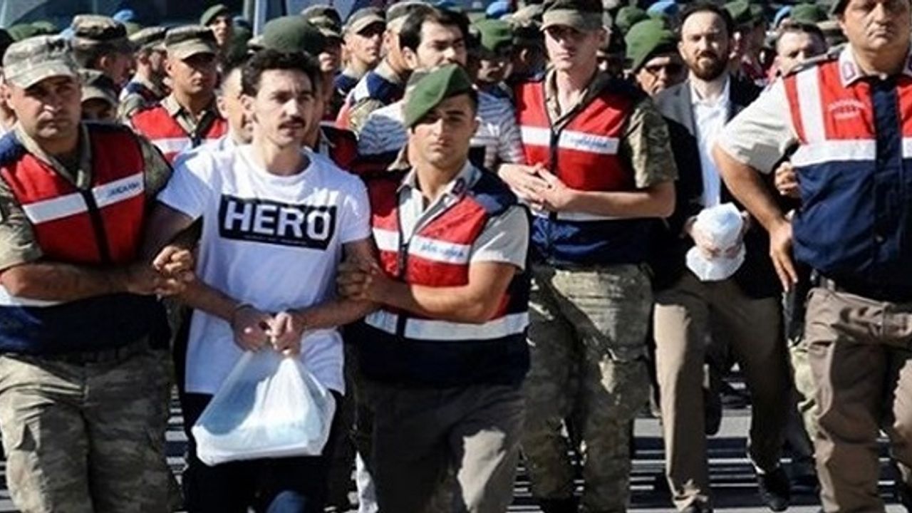 O tişört cezaevine nasıl girdi?