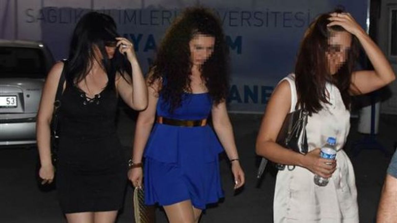 Pavyonda gözaltına alındılar; Turistiz, gezmeye geldik dediler