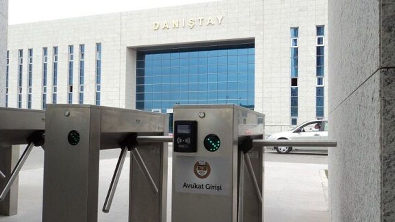 Memur ücretsiz izindeyken 'avukatlık stajı'nı yapabilir