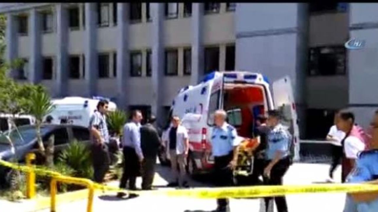 Adliye önünde silahlı saldırı; 1 ölü, 3 yaralı