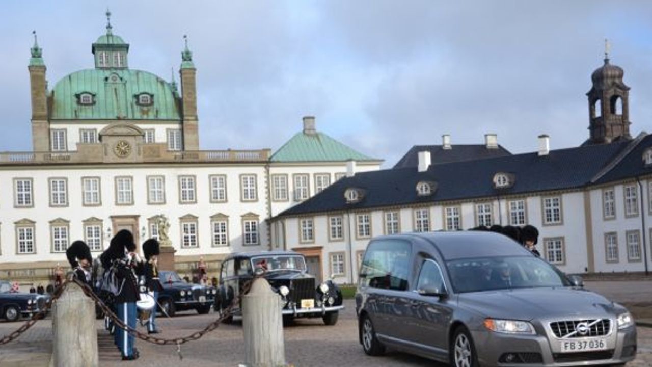 Prens Henrik Danimarka'da kraliyet ailesinin asırlık defnedilme geleneğini bozdu