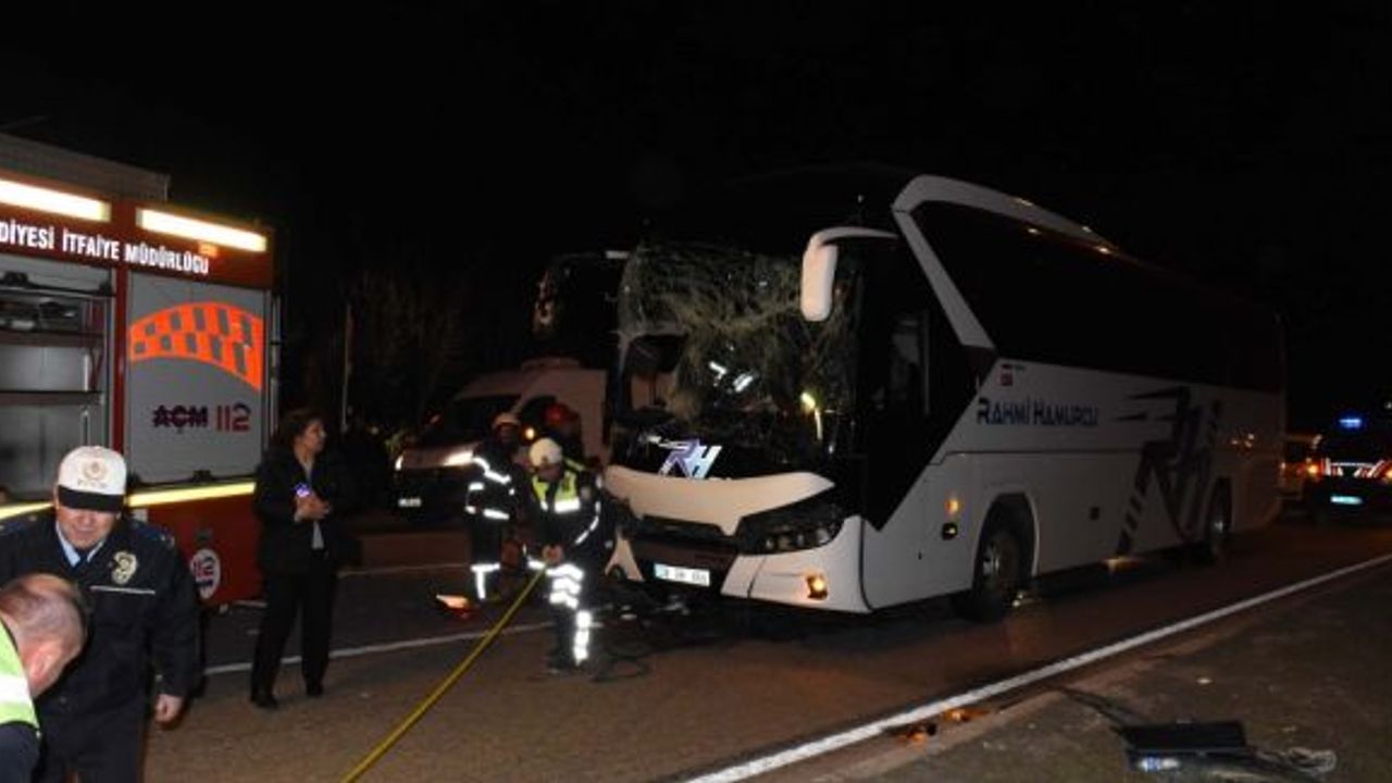 Kırıkkale'de otobüs ile tır çarpıştı: 1 ölü, 1 yaralı