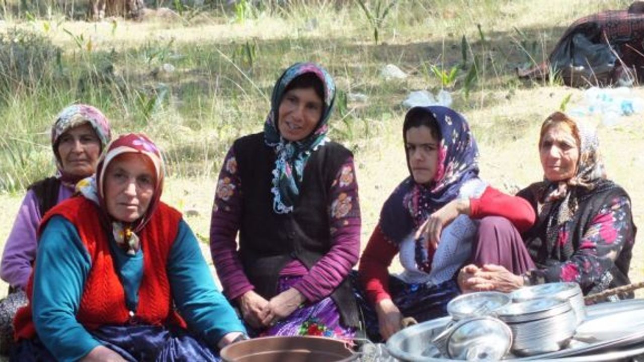 Mersin'deki Sarıkeçili Yörükleri göç hazırlığına başladı