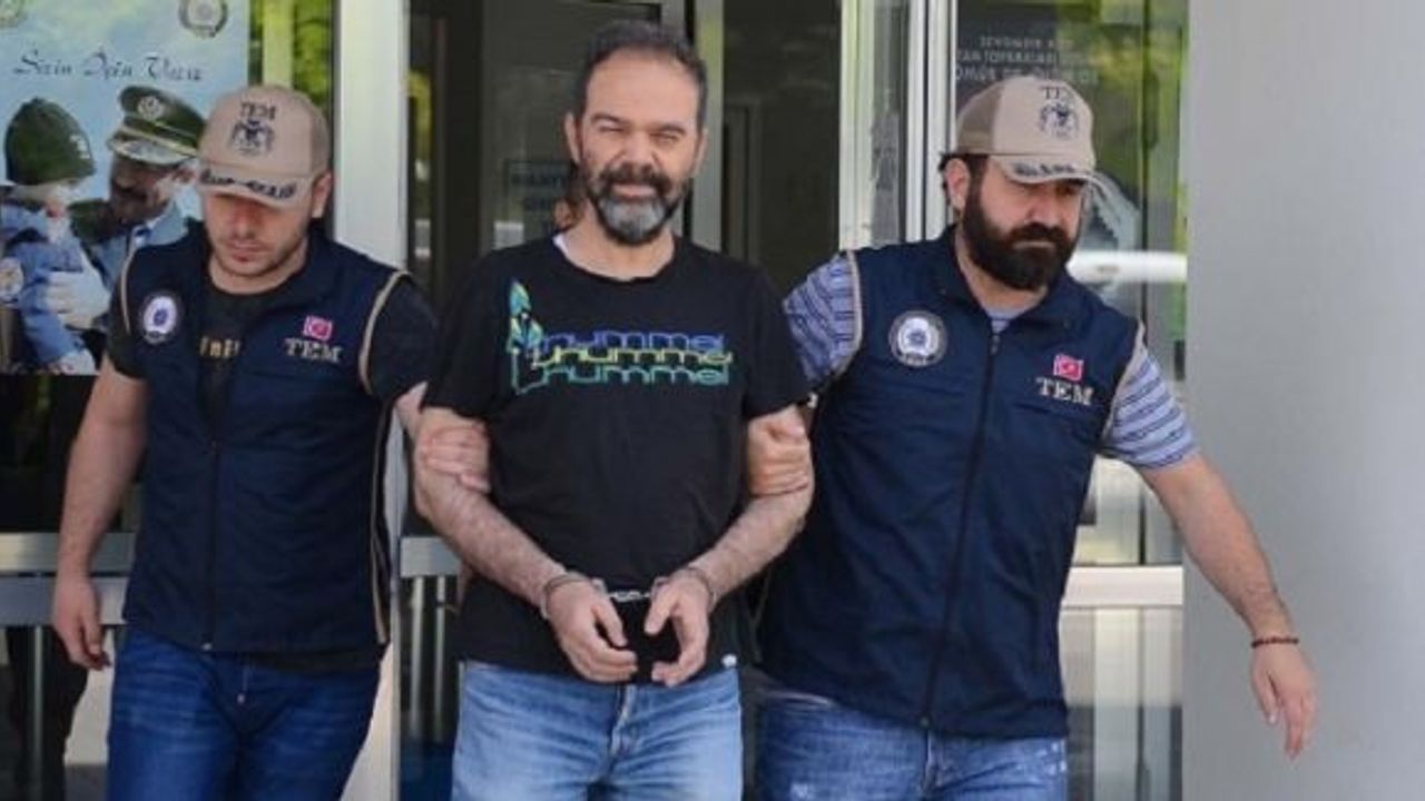 FETÖ'nün 'altın çocuğu'nun ByLock irtibatları deşifre edildi