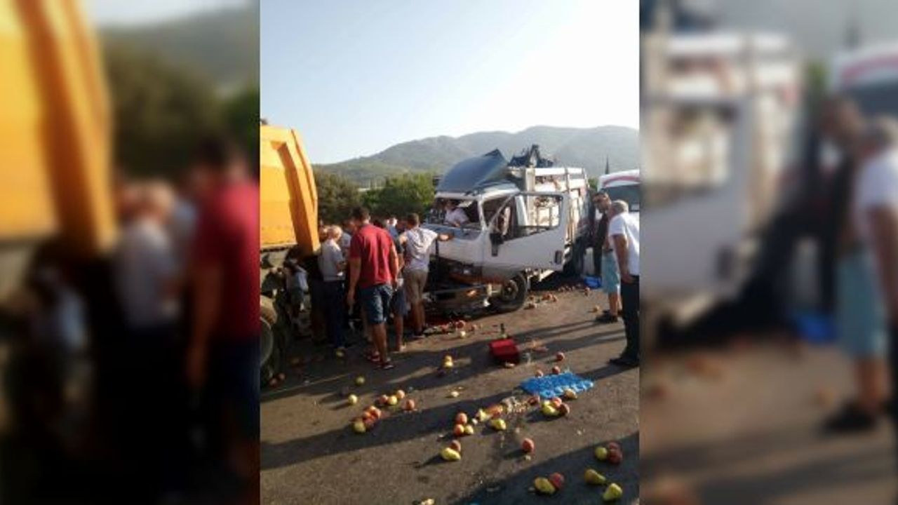 Kamyonet trafik ışıklarındaki araçlara çarptı: 3 yaralı