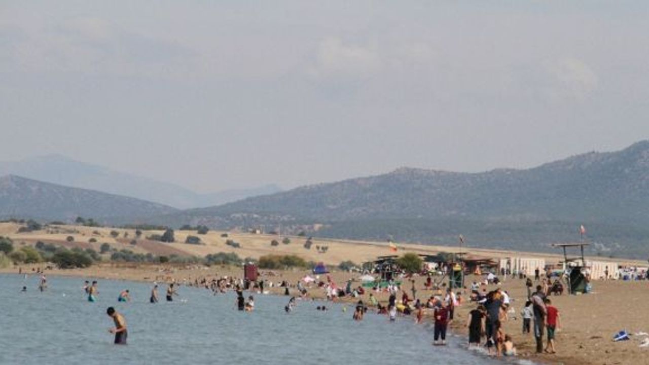 Beyşehir Gölünde yüzme keyfi Eylül’de de sürüyor