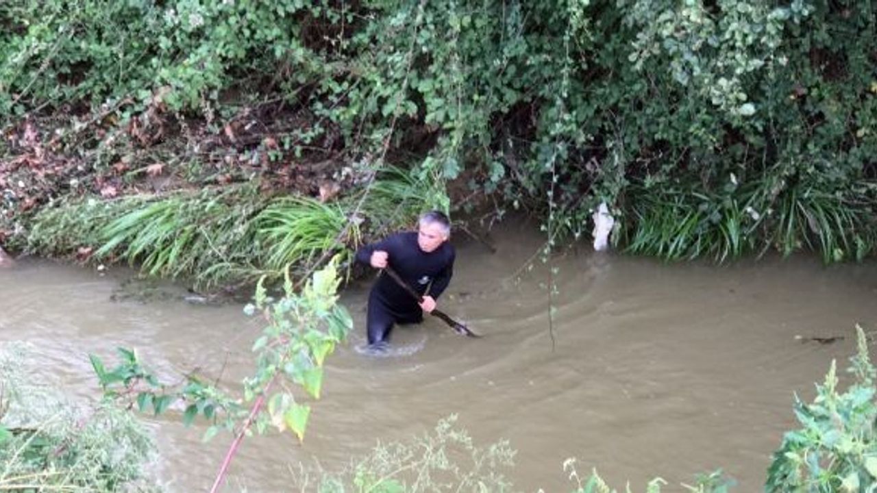 Dereye uçan otomobil sürücüsü Turgut Aydın aranıyor