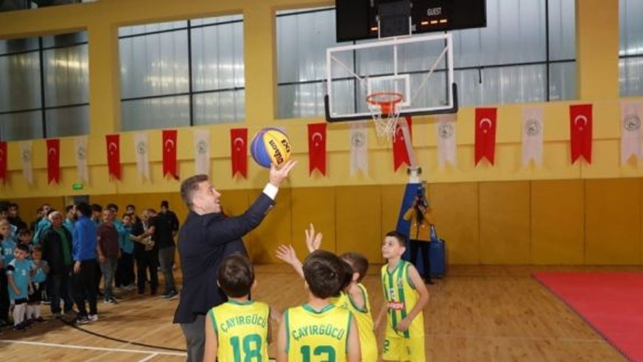 Gaziosmanpaşa’da amatör spor kulüplerine malzeme desteği