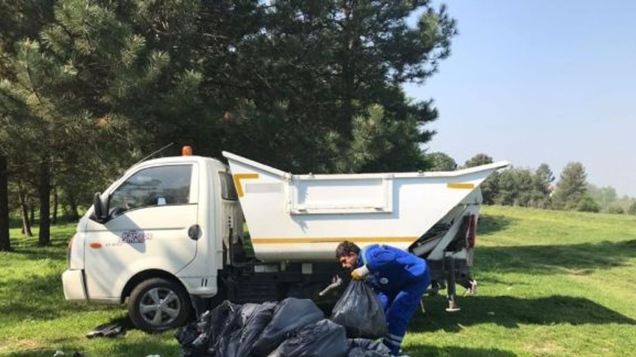 Gizli kahramanlar gece gündüz çalışarak Kartepe’yi temizliyor