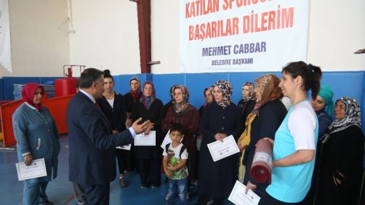 "Hayaliyle Yaşıyorum Hedefime Koşuyorum" projesinin sertifika töreni yapıldı