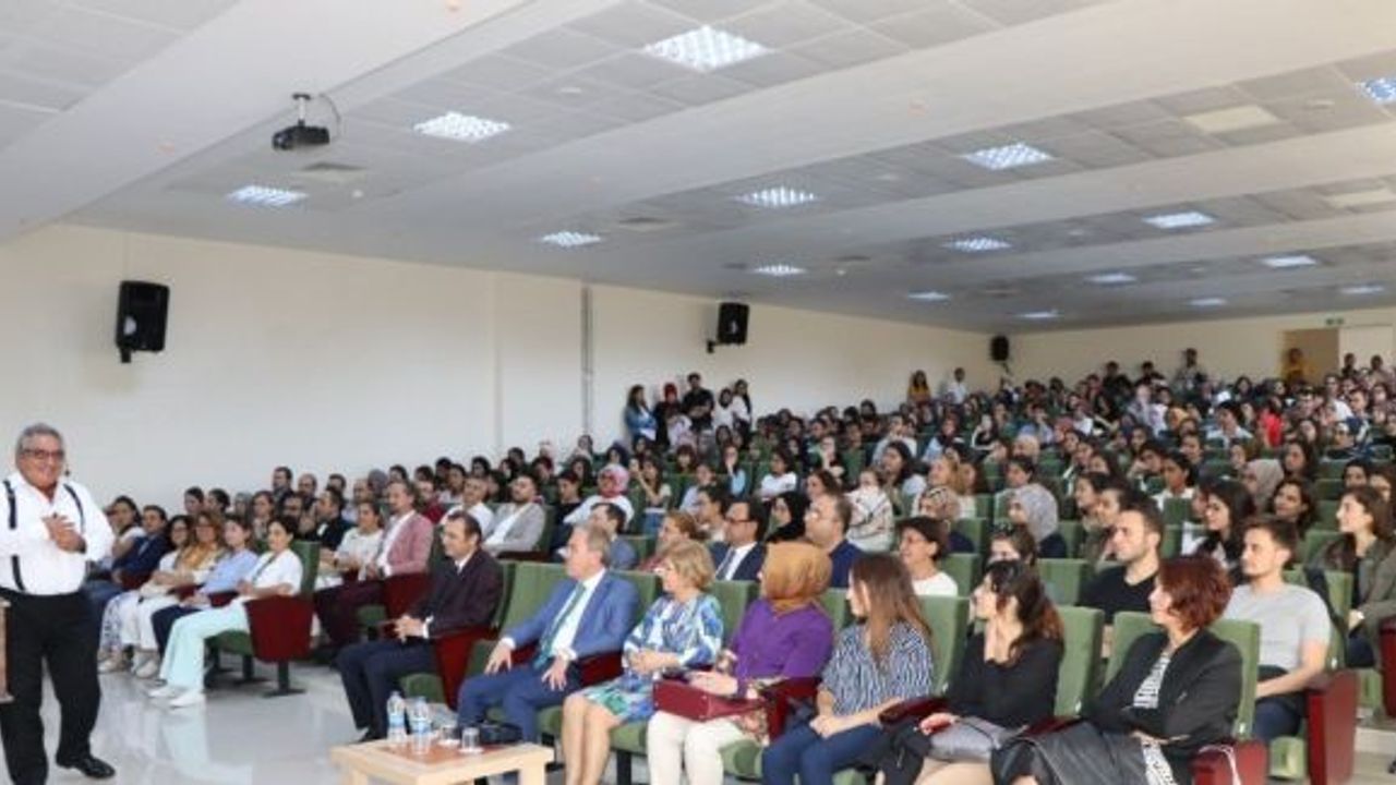 Kütahya Sağlık Bilimleri Üniversitesinde  “Geleneksel ve Tamamlayıcı Tıp Manuel Terapi” Konferansı