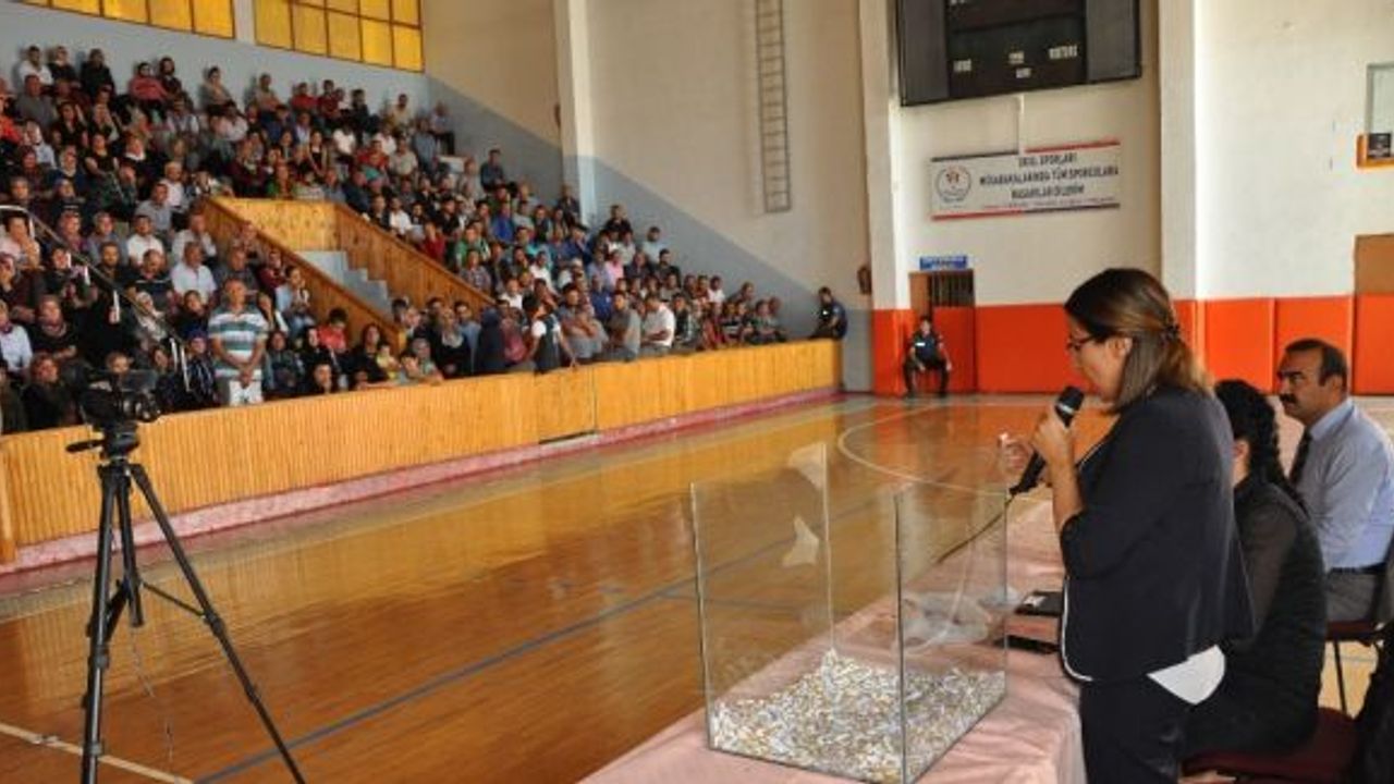 Niğde’de okullarda çalışacak 220 kişi kura ile belirlendi