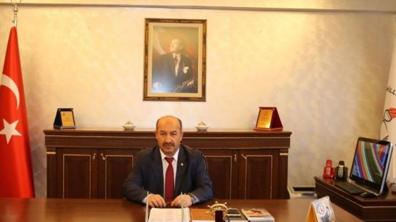 "Okullarda kaynak kitap yasak, kurala uymayan öğretmen sonucuna katlanır"