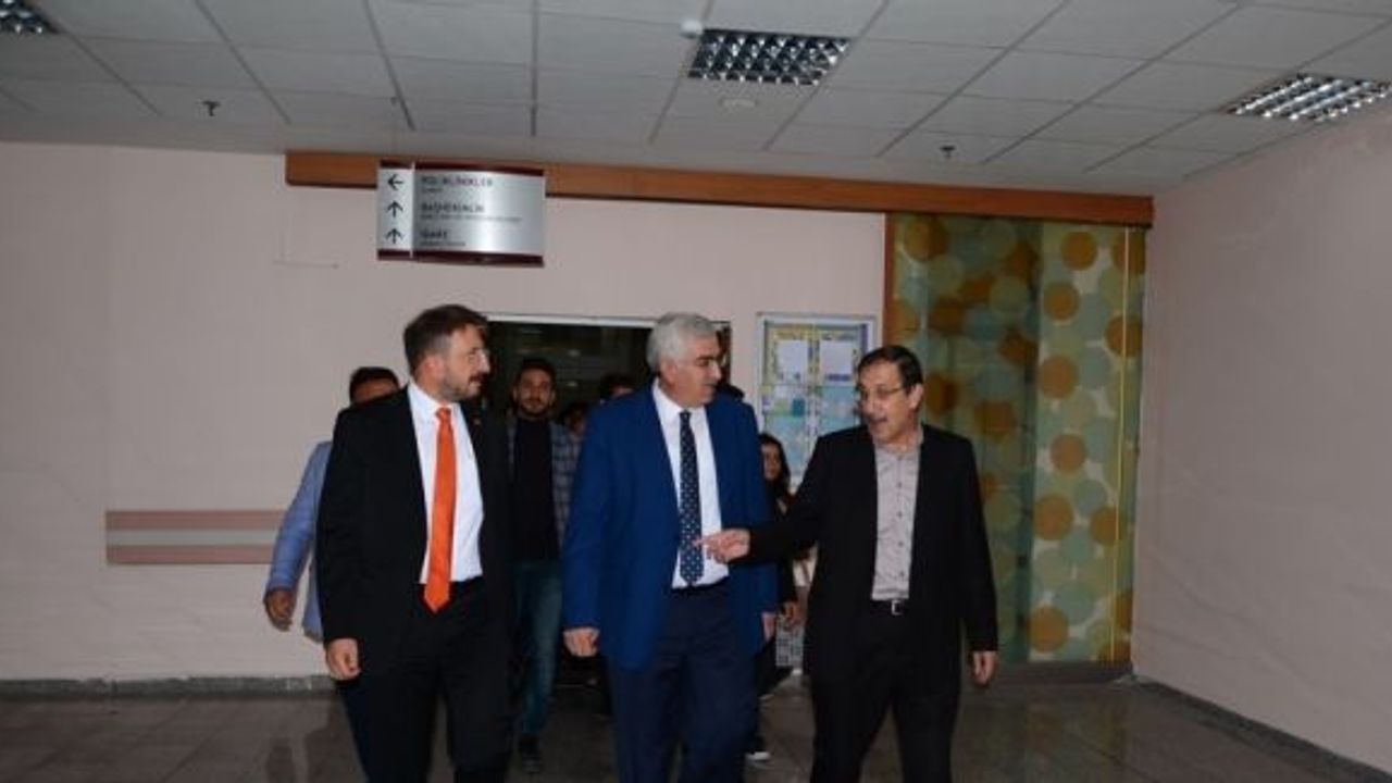 Palandöken Belediyesi hasta ve yakınlarına aşure ikram etti