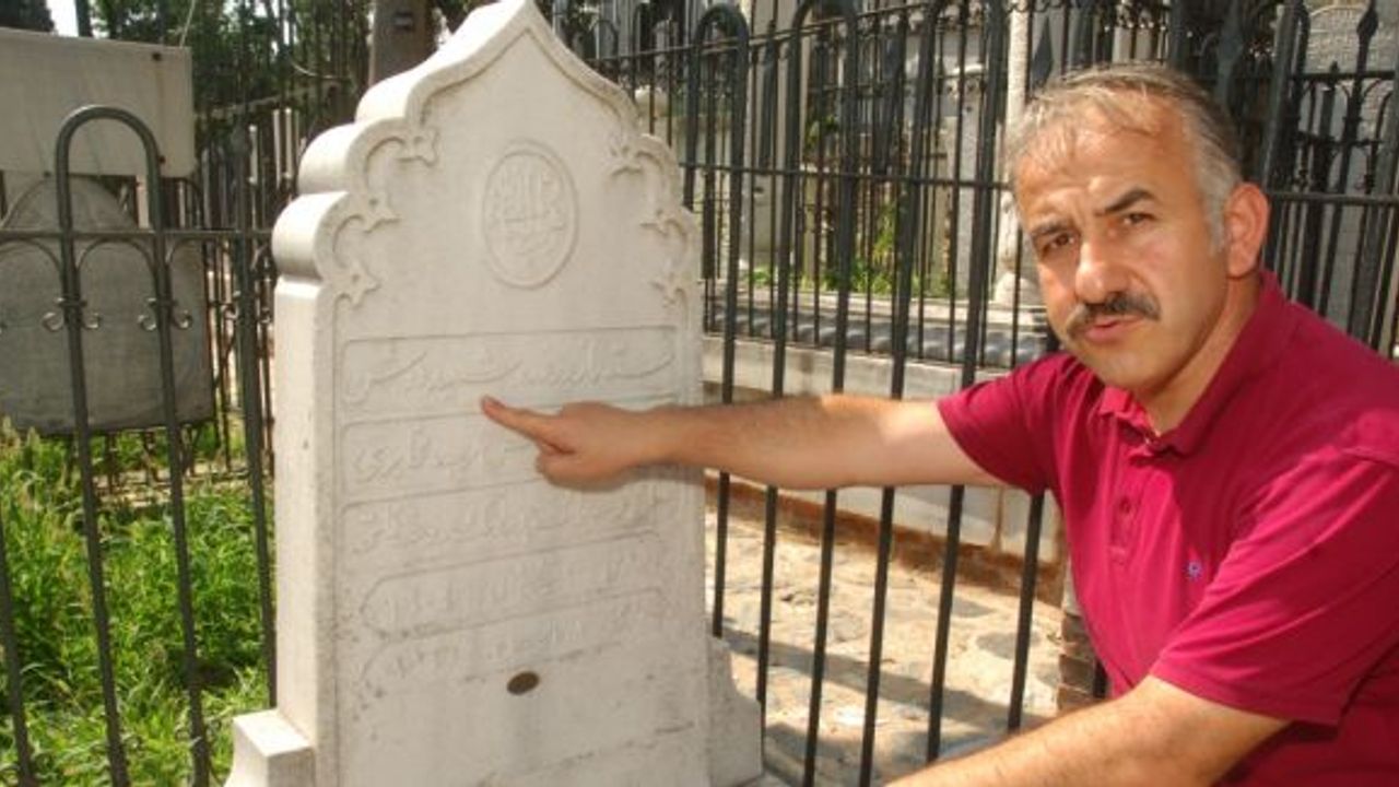 Türkiye'nin ilk "embedded" şehit muhabirinin mezarı Yahya Efendi'de