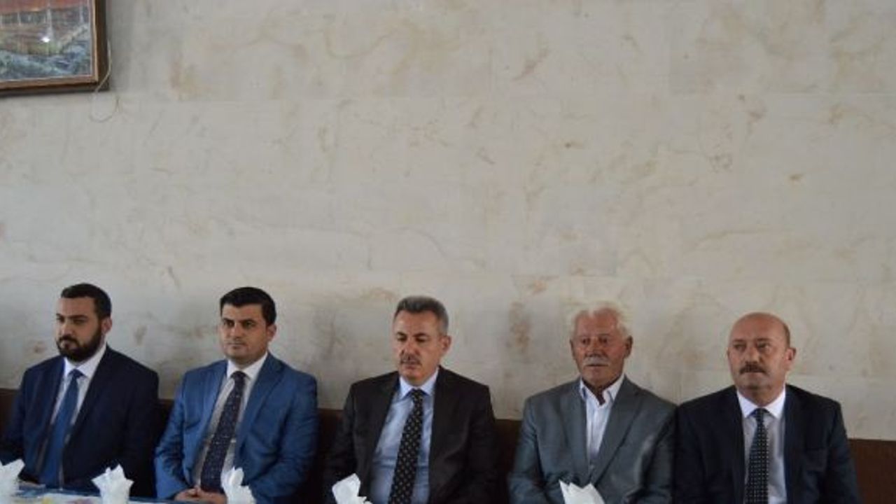 Vali Elban, Eleşkirt’te  Başkan Sarı’ya taziye ziyaretinde bulundu