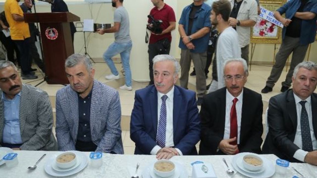 Vali Kamçı “Aynı Ağacın Meyvesi, Aynı Sazın Telleri ve Aynı Kaynağın Billur Damlalarıyız”