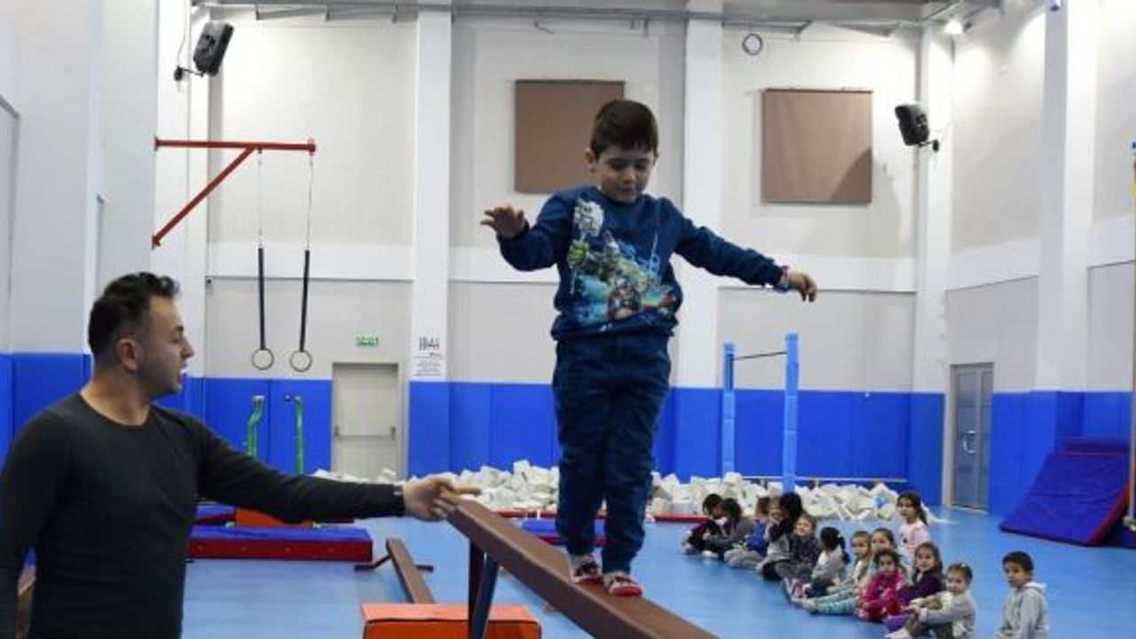 Yunus Emre Spor Tesisleri’nde yeni dönem kursları için kayıt işlemleri devam ediyor