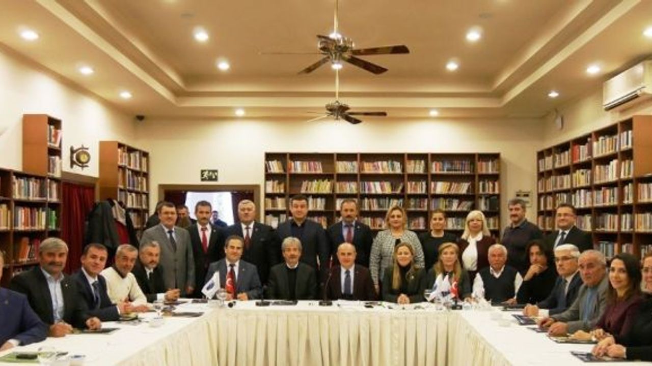 Başkan Akgün: ”Muhtarlar yerel demokrasinin temel taşlarıdır”