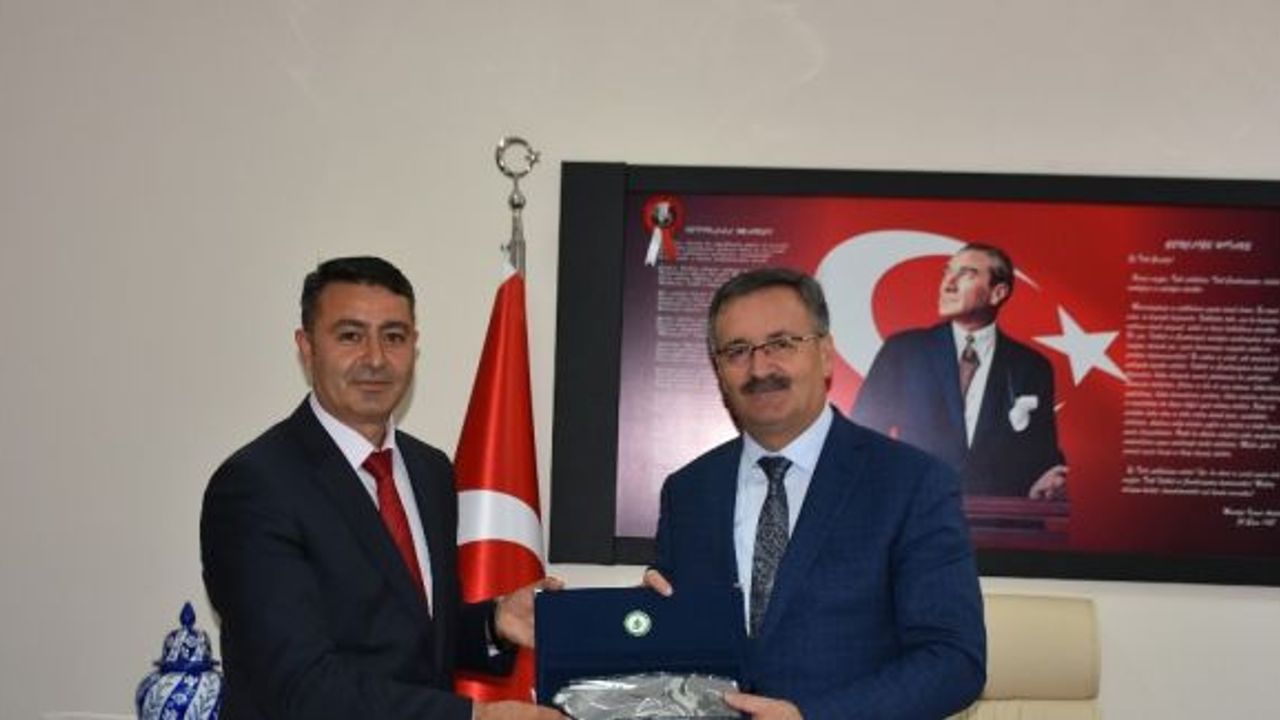 Başkan Güney’den Kızılcahamam Robotik ve Kodlama Atölyesi’ne ziyaret