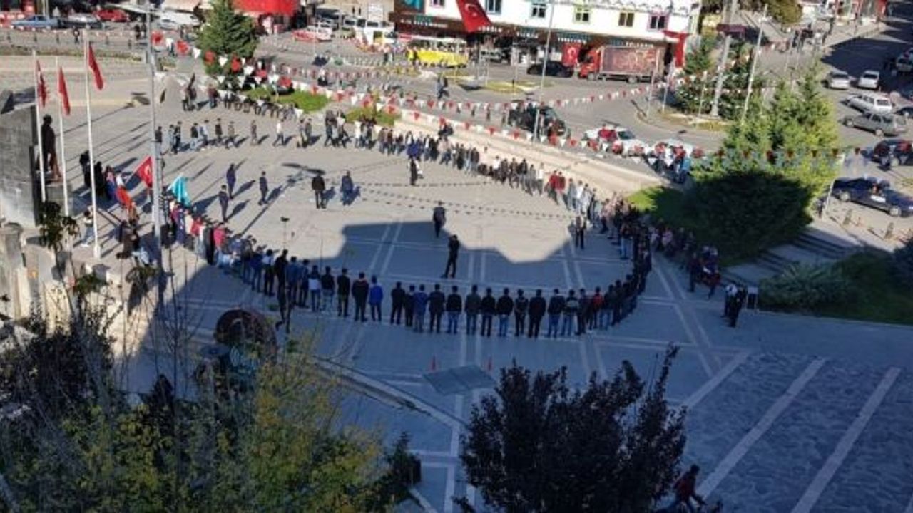 Develi Ülkü Ocakları Cumhuriyet Meydanı’nda Ülkücü Yemini Etti