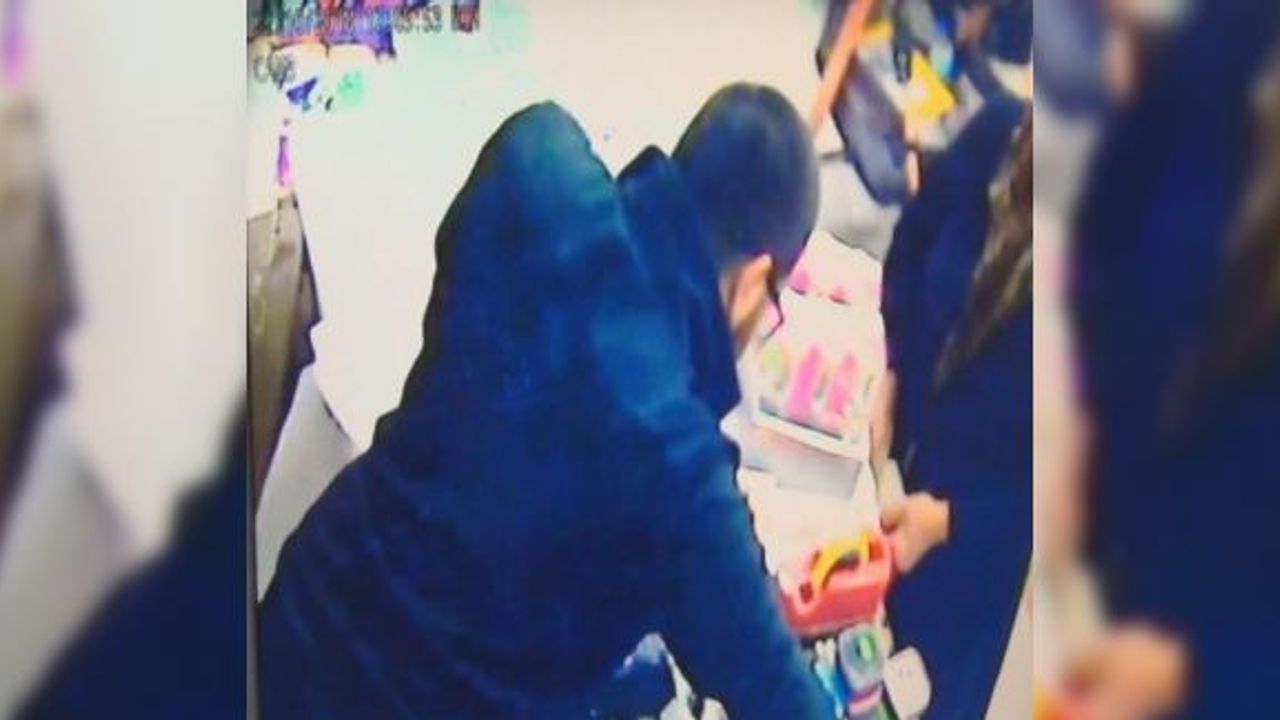 Dükkan sahibinin tezgah üzerinde unuttuğu çek koçanı ve parası çalındı