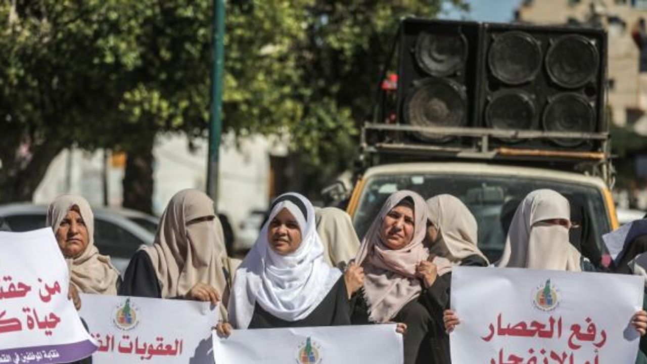 Gazzeli memurlar Filistin yönetiminden maaşlarını istiyor