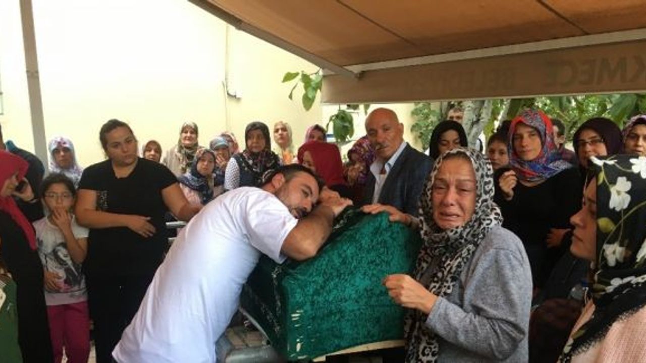 Hırsız tarafından öldürülen 17 yaşındaki genç, son yolculuğuna uğurlandı