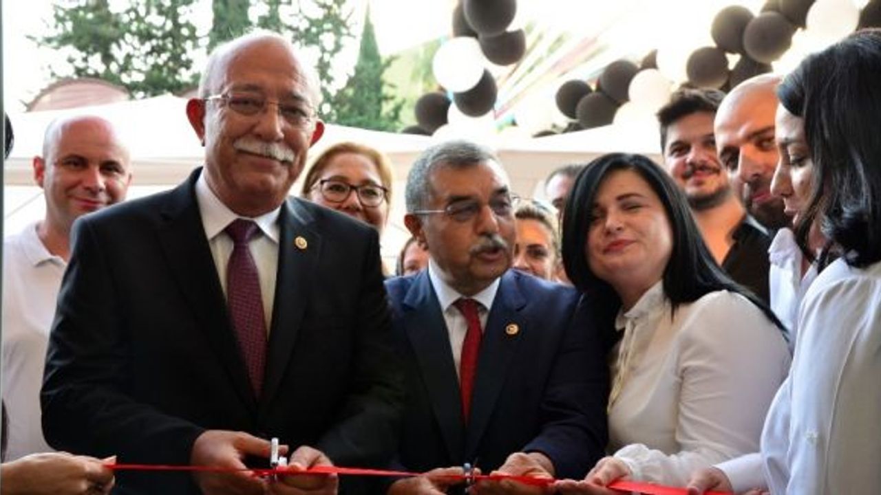 Kadın girişimci, "Erkeksen Gel" sloganı ile erkek giyim mağazası açtı