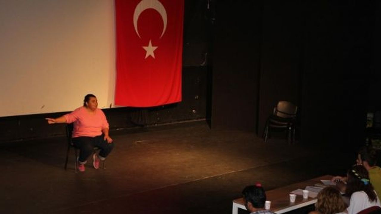 Kuşadası Belediyesi kadın ve yetişkin tiyatrosu seçmeleri tamamlandı