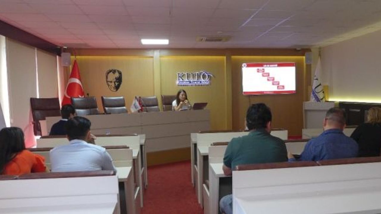 Kuşadası Ticaret Odası’nda dış ticaret bilgilendirme semineri yapıldı