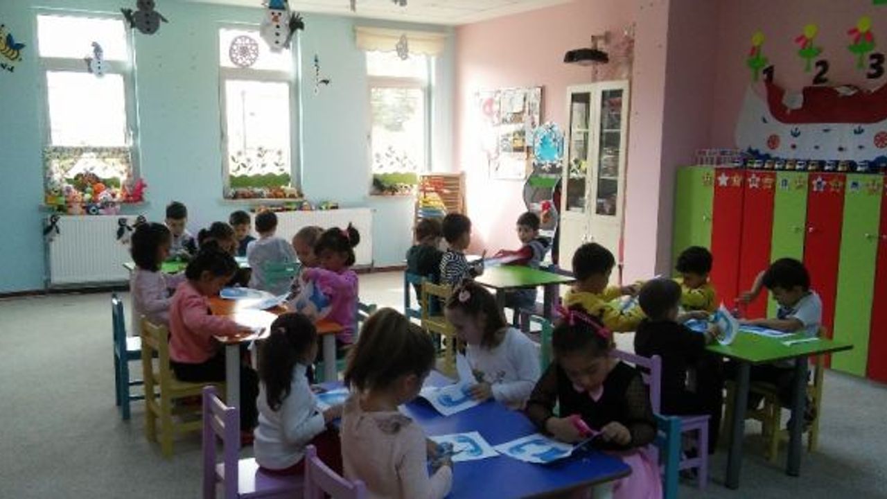 Nezaket Okulunda drama eşliğinde konuşma ve dinleme adabı eğitimi