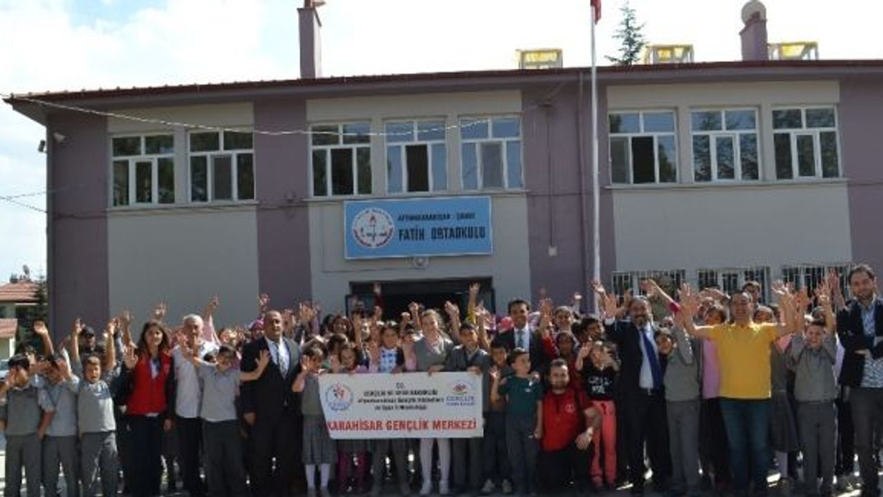 Öğrenciler Karahisar Gençlik Merkezi etkinliğinde doyasıya eğlendi