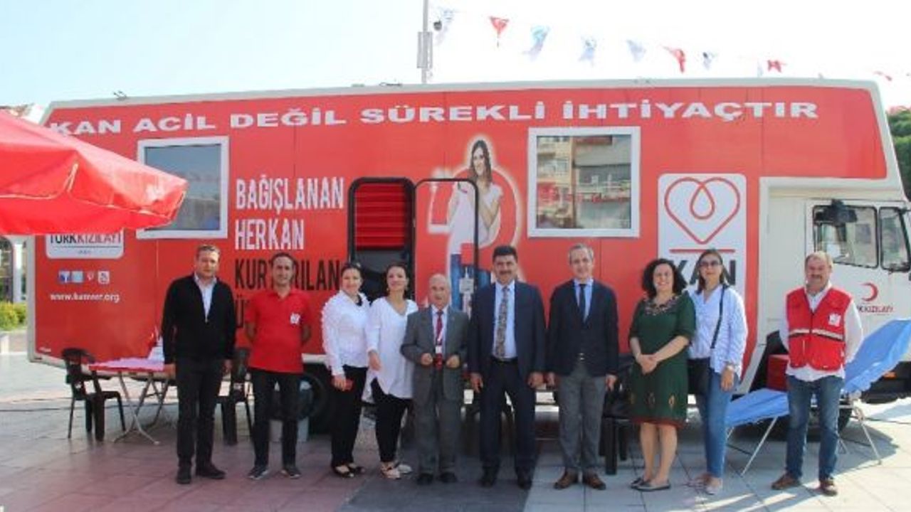 Şehitler Ortaokulu da ‘Manisa kanım sana feda’ dedi