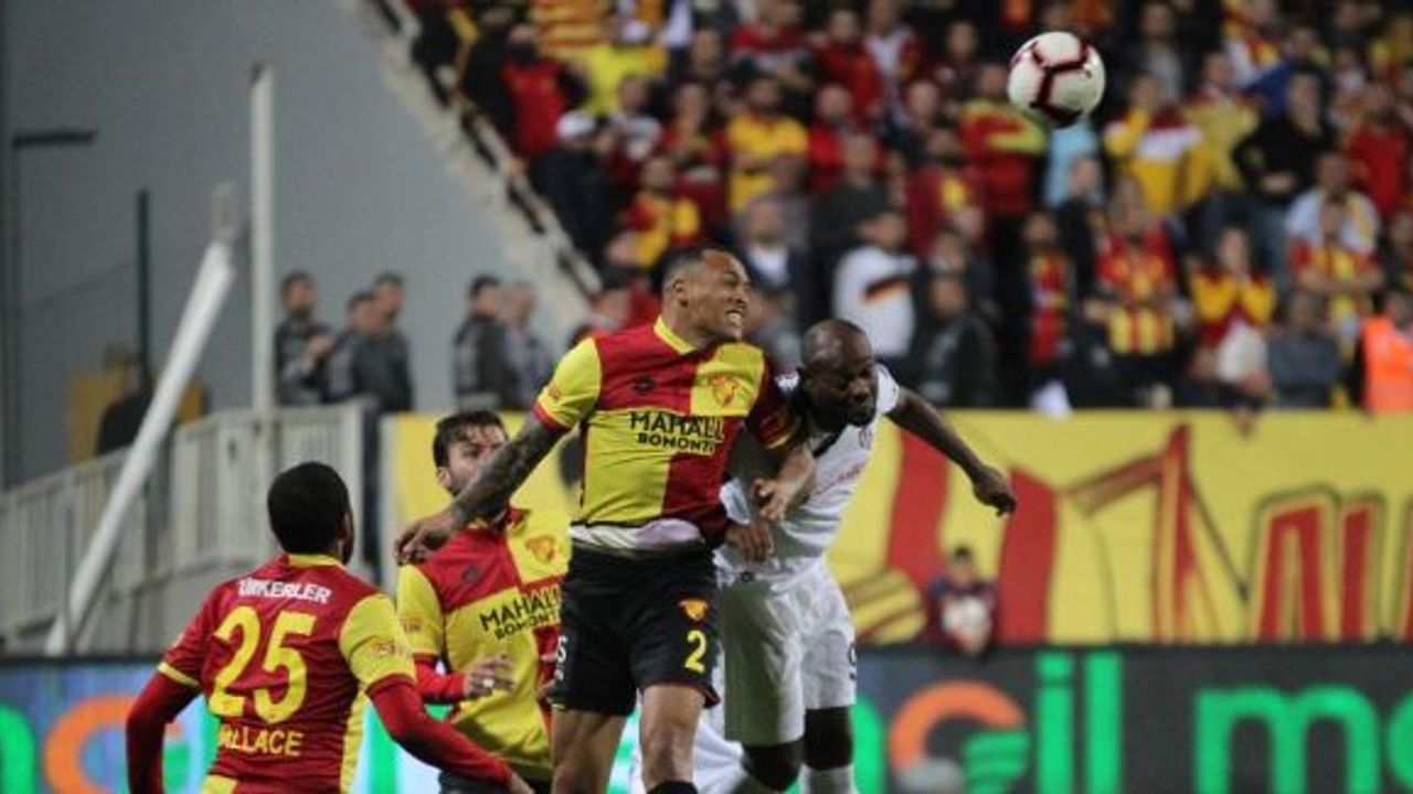 Spor Toto Süper Lig: Göztepe: 2 - Beşiktaş: 0 (Maç sonucu)