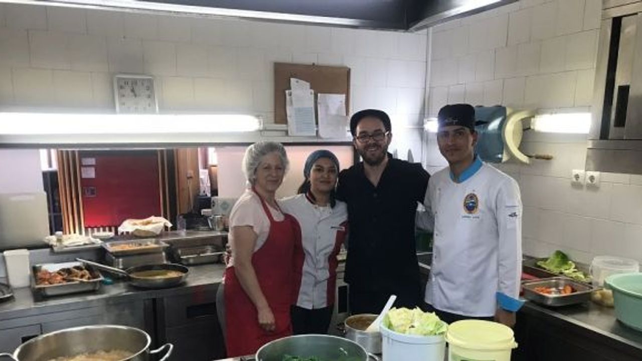 Turizm Lisesi öğrencileri Portekiz’de sos hazırlama ustası oldu