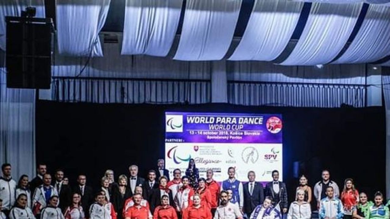 Türk dansçılar ilk defa katıldıkları Slovakya’daki yarışmada göğüs kabarttı