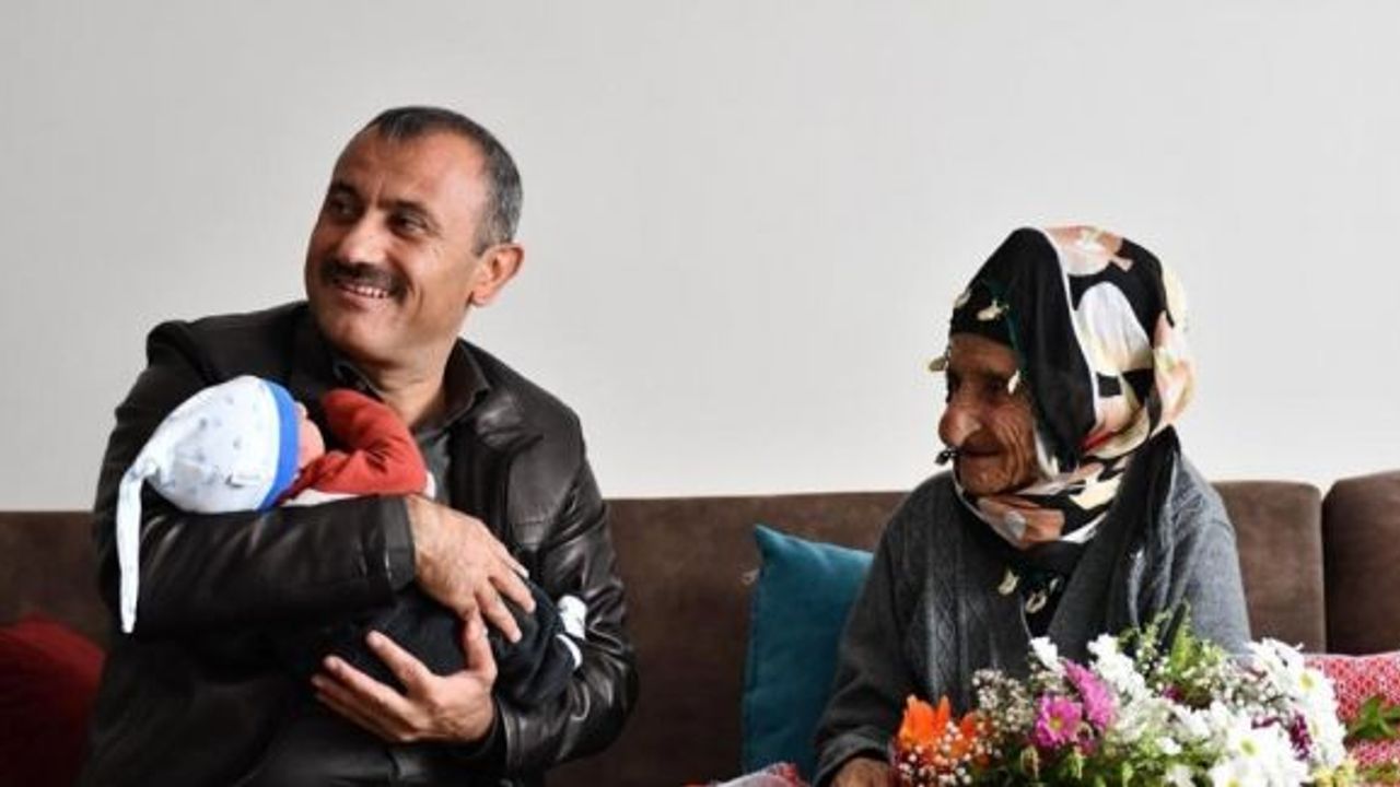 Vali Sonel’den cumhuriyetle yaşıt nine ve dedelere anlamlı ziyaret