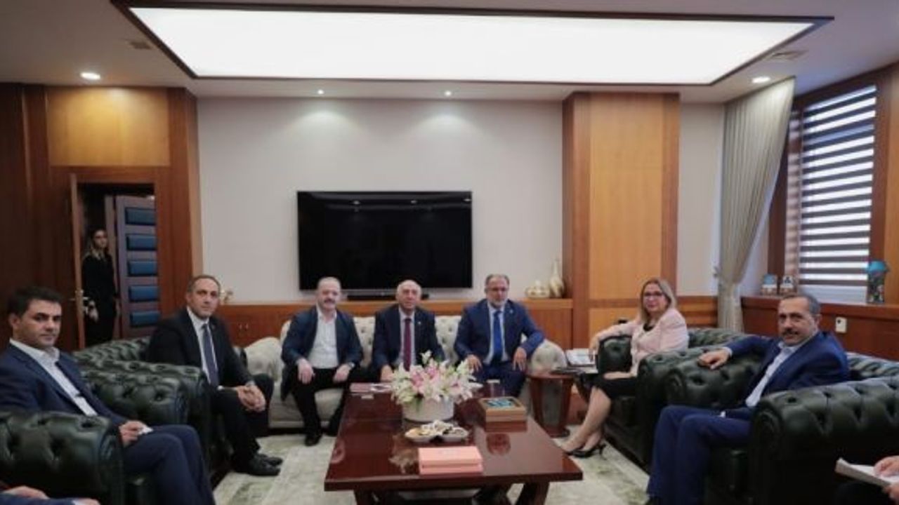 Van TSO Meclis Başkanı Ertürk’ten Ticaret Bakanı Ruhsar Pekcan’a ziyaret