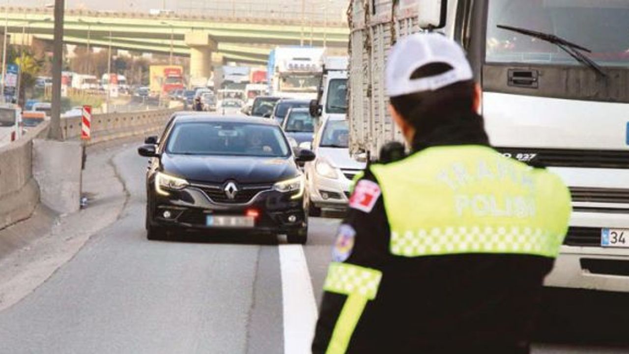 Yeni trafik cezaları Meclis’te: 3 kırmızıya 1 ay yasak