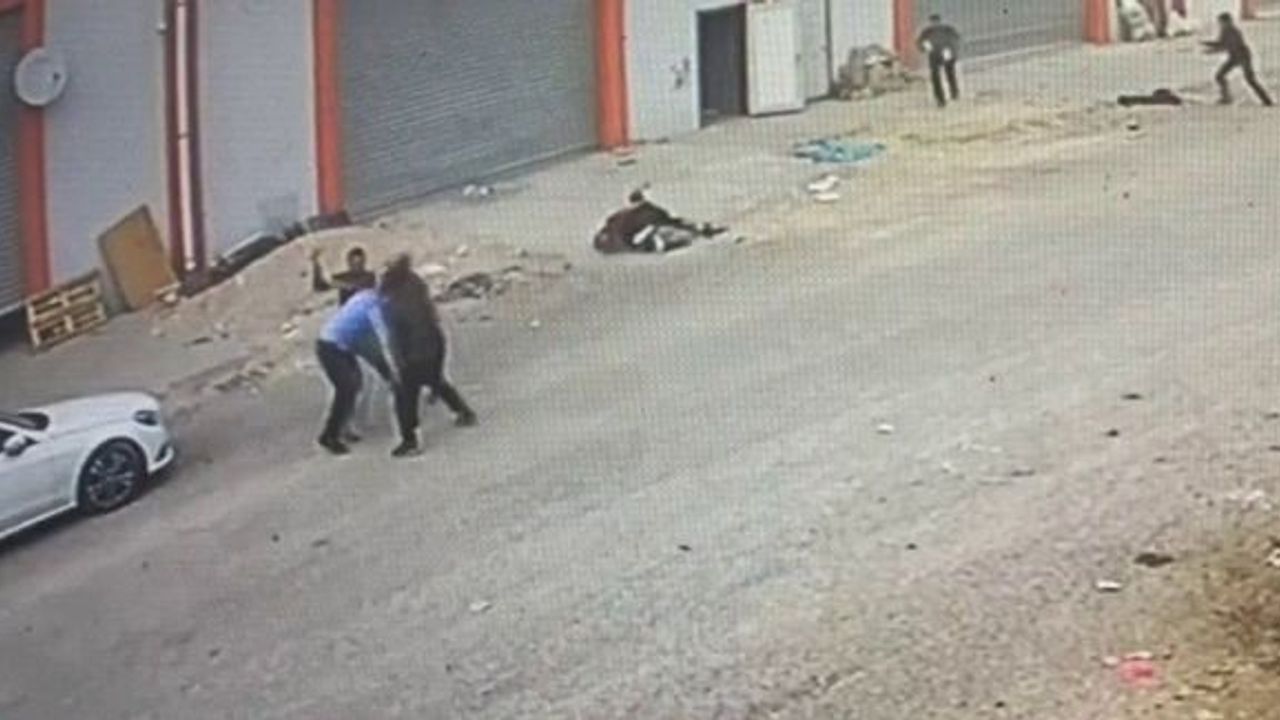 2 bin 500 liralık komisyon kavgasında şok görüntüler