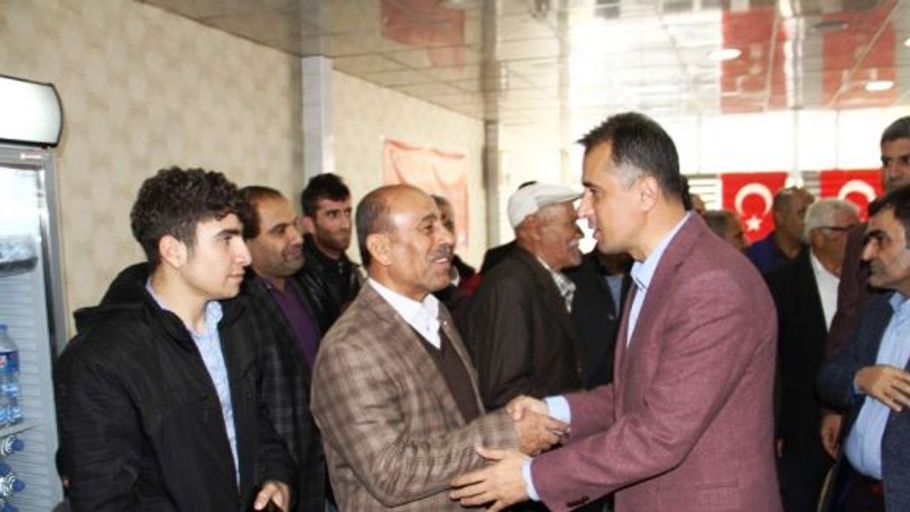 Başkan Yüksel, Umreye gidecek şehit yakınları ile bir araya geldi