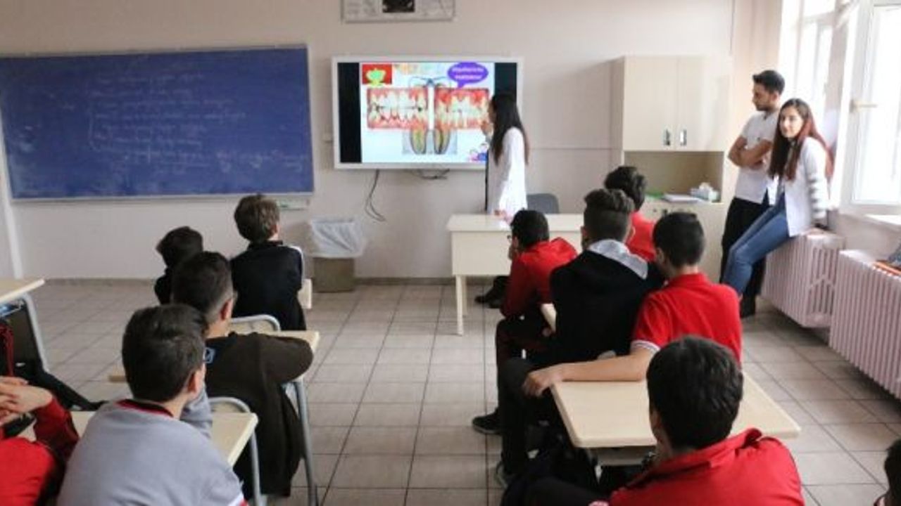 CÜ Vakfı Okulları öğrencilerine ağız ve diş taraması