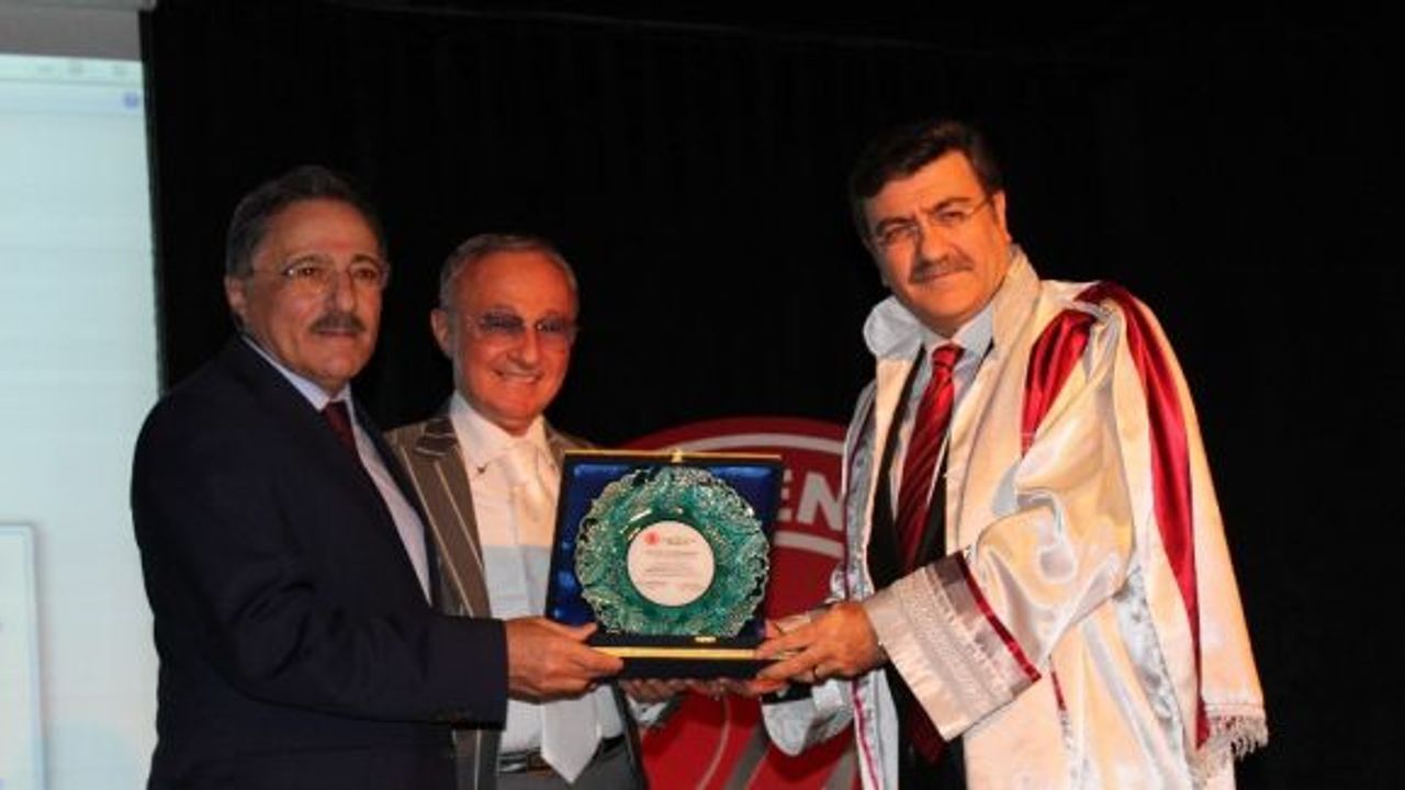 İYYÜ Rektörü Hacısalihoğlu: “En önemli beslenme aracı okumaktır”