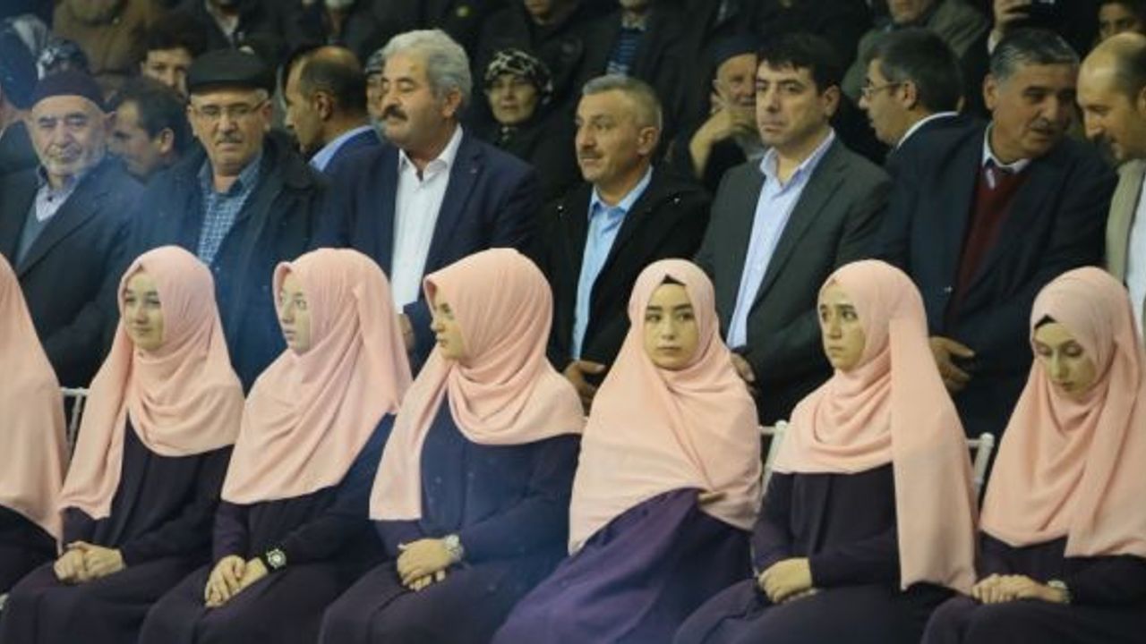 Kur’an kurslarındaki 41 kız öğrenci için icazet töreni düzenlendi