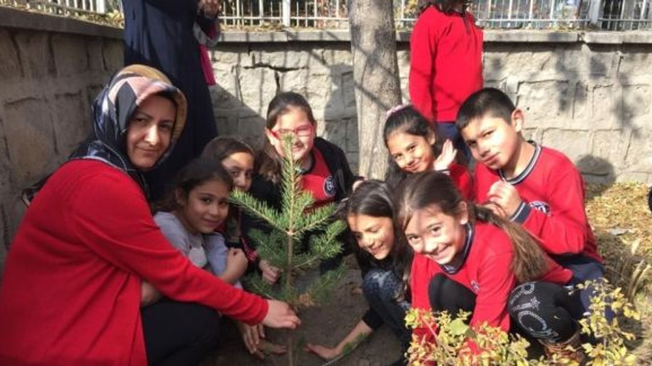Örenci ve velilerden en güzel Öğretmenler Günü hediyesi