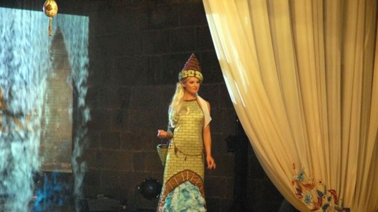 Mimar Sinan eserleri kıyafetlerde hayat buluyor