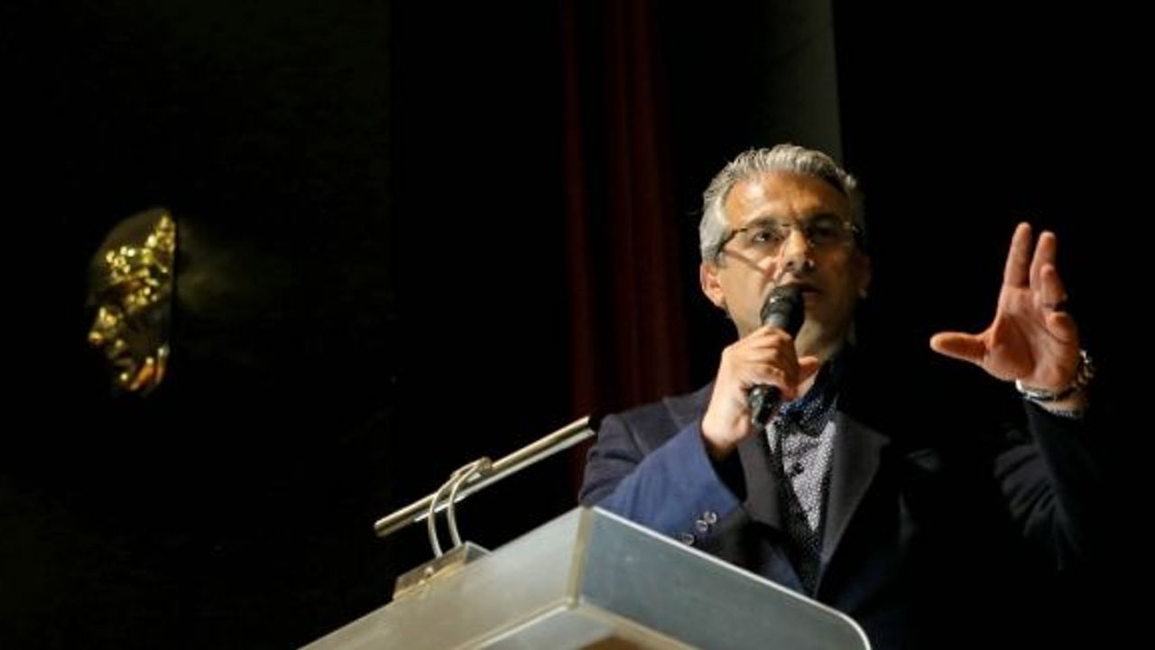 Prof. Dr. Emre Kongar: “Tarih doğru öğretilmiyor”