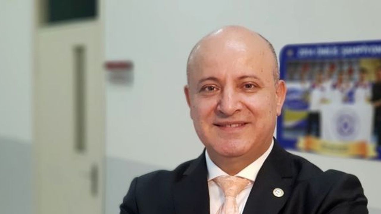 Prof. Dr. Erol Ulusoy: “Avukat olmayanlara verilen temsil hakkı hukuki kırık çıkıkçıları doğurur”